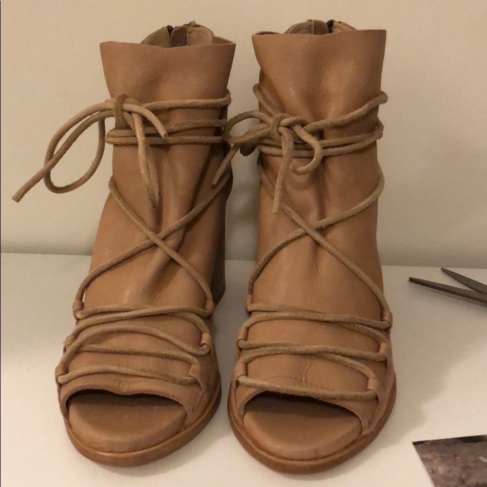 Basket California Peep Toe Booties